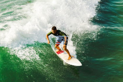 五大联赛夏窗财务盘点，英超豪掷超35亿欧元引领风潮，法甲逆势净赚3.37亿欧元展现独特经营哲学