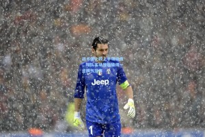 战术僵化致上半场崩盘，球队客场惨败输得一点脾气没有