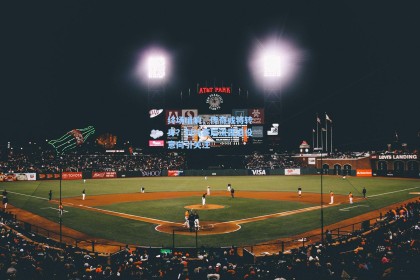 终场哨响，传奇或将转身？刘炜赛后流露退役意向引关注