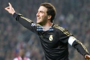 巴恩斯双响闪耀全场，精准传球助阵力克曼城